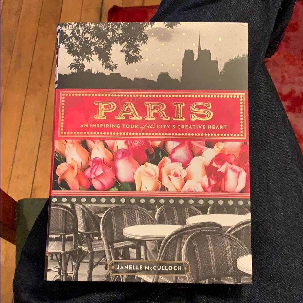 The Ultimate Paris Guide book
